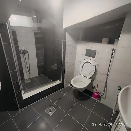 Apartman *